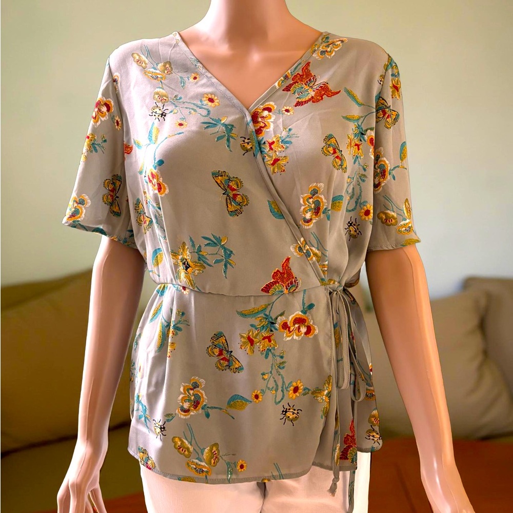 Sienna Sky Green Floral Wrap Top Medium (3 for $12 item)